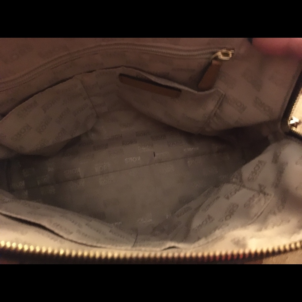 Purse reserved for my girlie @jaja_66 💜💜😘